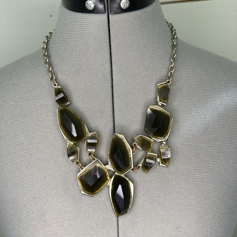 Elegant Black and Gold Statement Necklace